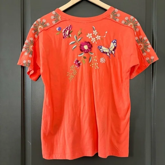 NWT Johnny Was Osaka Raw Seam Dolman Tee in Living Coral Embroidered T-Shirt XS - Picture 7 of 13